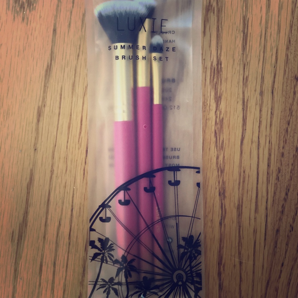 Luxie Summer Daze brush set